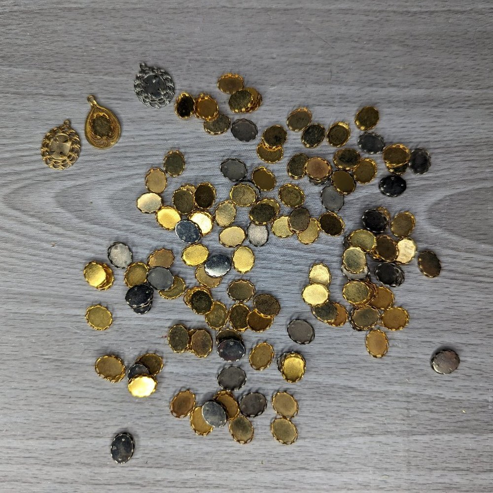 Lot of Various Gold & Silver Tone Cabochon Settings